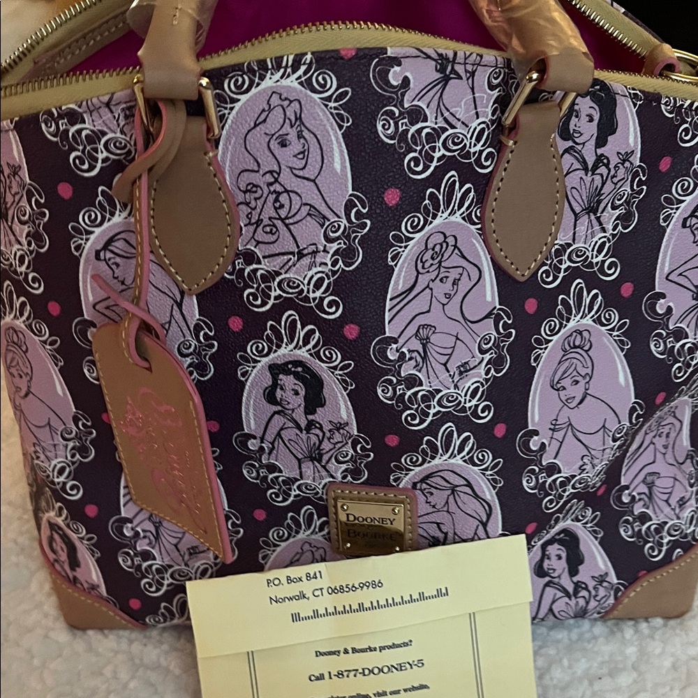 Disney and Bourke 2015 1/2 Princess Marathon Satchel 
New With Tags And Reg card - Picture 4 of 8